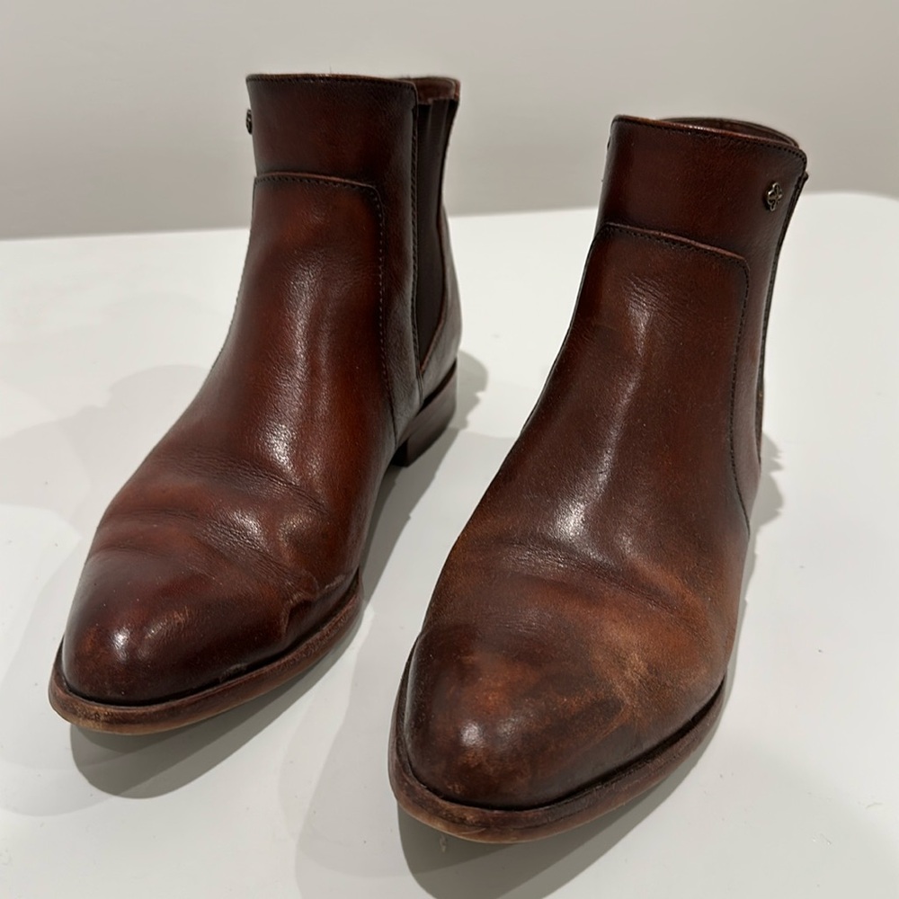 Isola Chelsea Boots in Cognac Brown